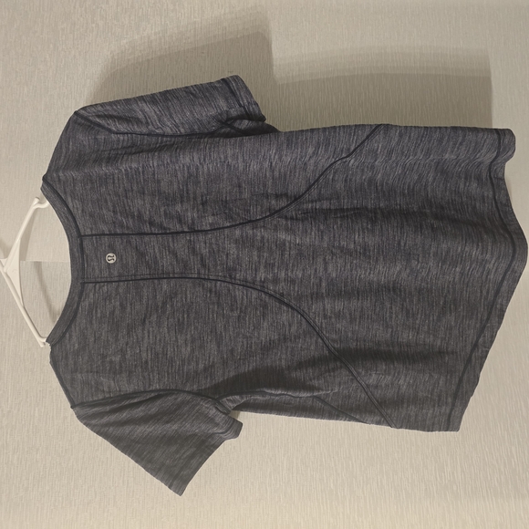 Lululemon Athletica Gray/Blue Short Sleeve T-Shirt - Picture 2 of 2